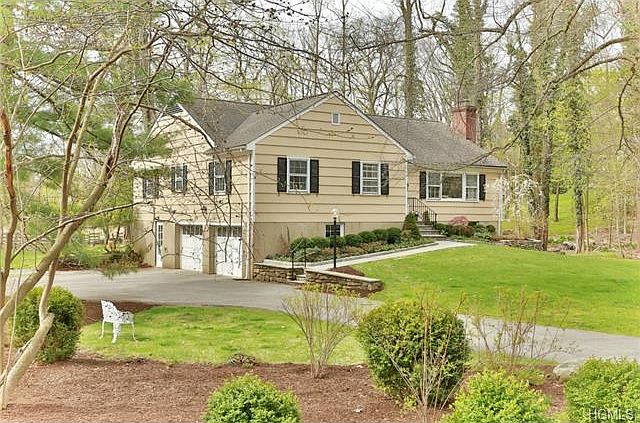 1st image of 8 Marshall Ln