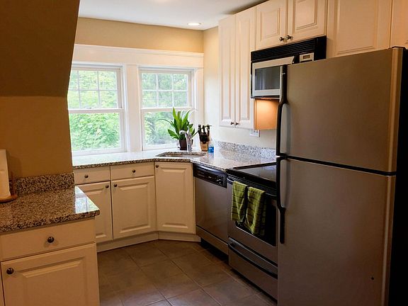 2nd image of 108 Cole Ave #3
