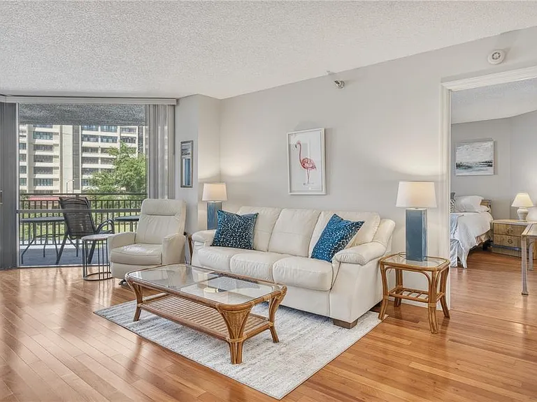 690 Island Way #307 — Photo 12
