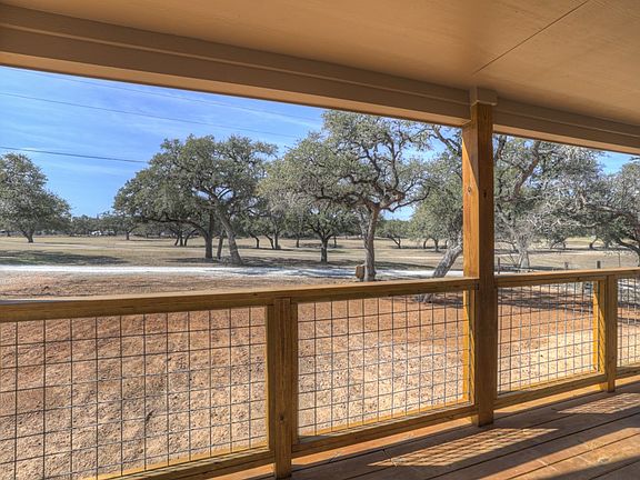 4th image of 741 Fairway Dr