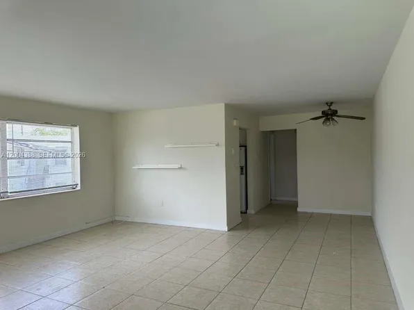 11925 NE 19th Dr APT 8, North Miami, FL 33181