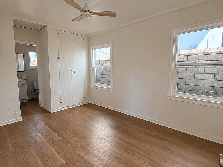 210 Broadway — Photo 7