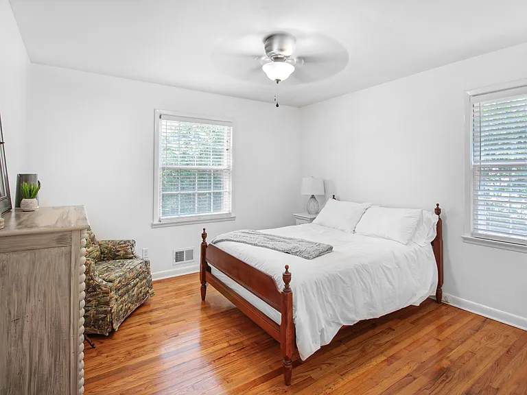1111 Glen Ct — Photo 9
