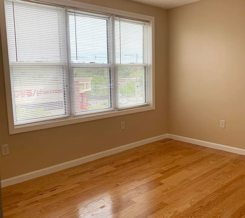 149 Main St #3F