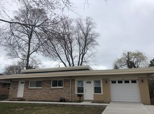 245 Avon Ave, Northfield, IL 60093