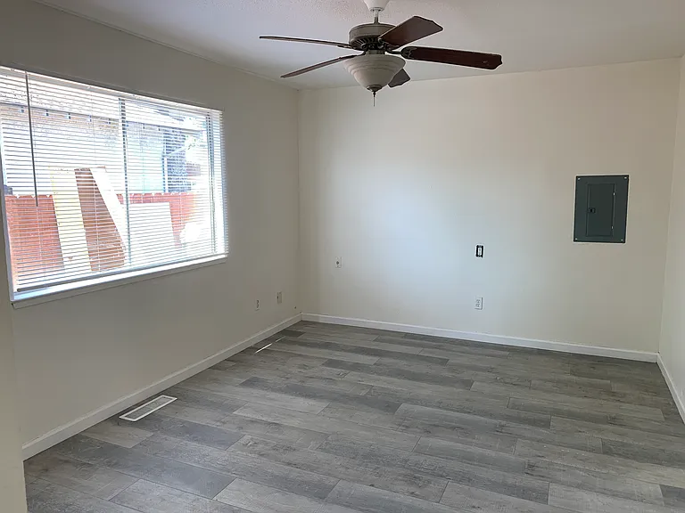 11 Greensboro Ct — Photo 7