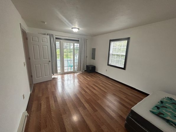 972 S Breaker Ave, Rockaway Beach, OR 97136