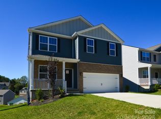 576 Country Oak Dr, Asheville, NC 28804