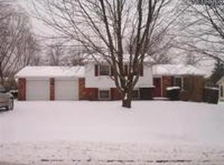 204 Greenbriar Dr, Cortland, OH