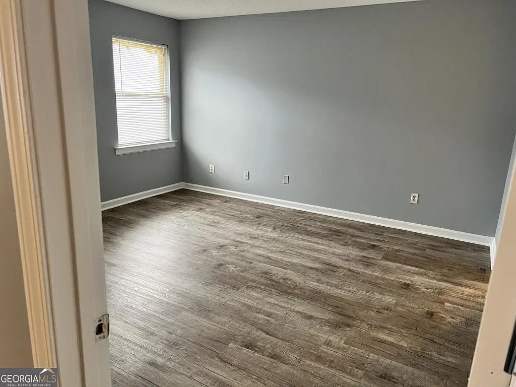 3 bed, 2.0 bath, 1424 sqft, $1,200 — Photo 4