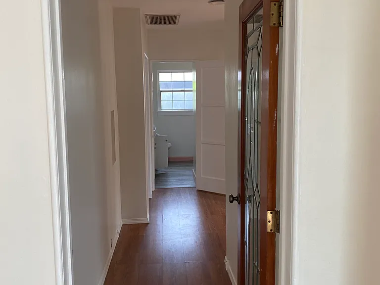 1064 Newby St — Photo 1