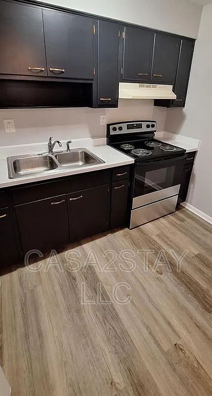 2 bed, 1.0 bath, $795 — Photo 2
