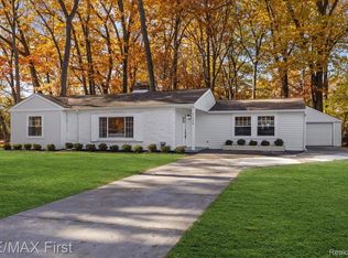 21539 Avon Ln, Southfield, MI 48075