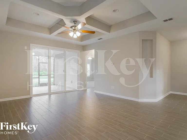 486 Grand Landings Pkwy — Photo 4