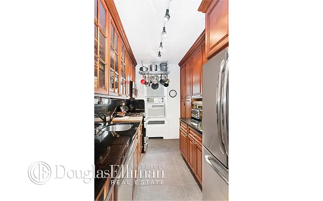 Sold by Douglas Elliman | media 16