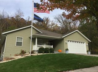 656 Hallstrom Dr, Red Wing, MN 55066