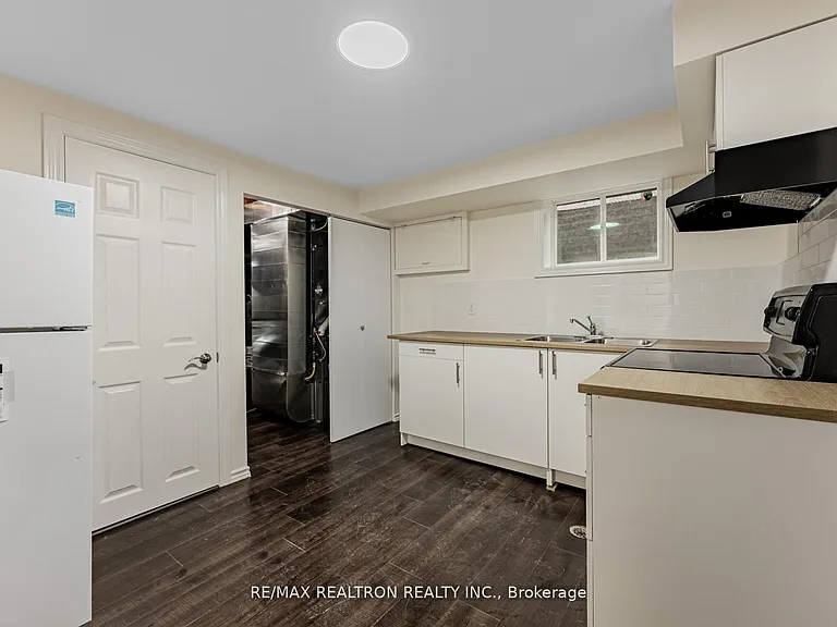 157 Angus Dr #BASEMENT — Photo 4