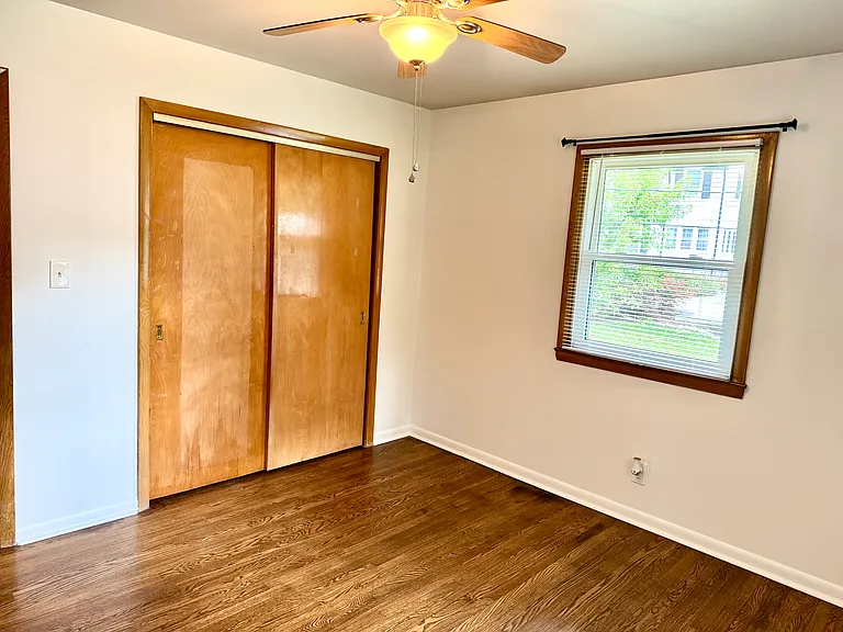 910 Gilbert Ave — Photo 8