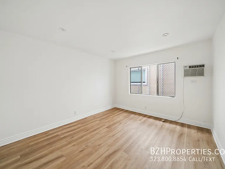1215 N Hayworth Ave #203A — Photo 8