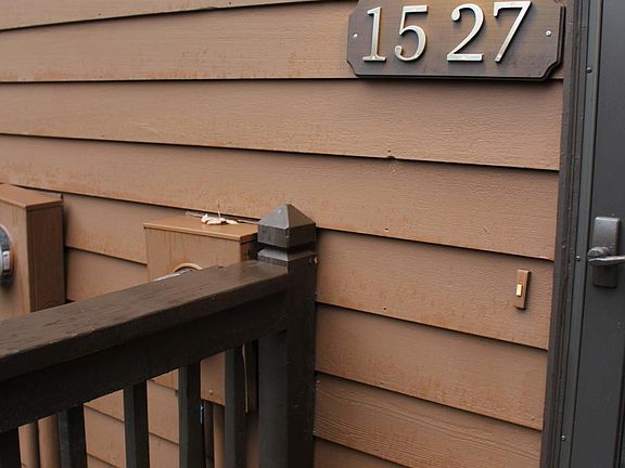 3rd image of 1527 Erica Ln