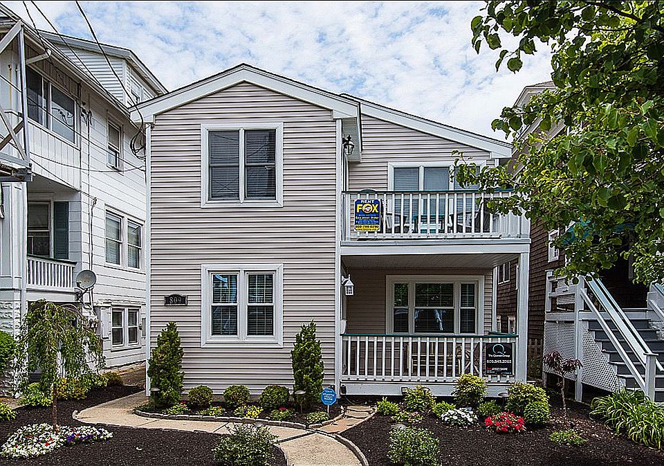 1st image of 809 2nd St #1
