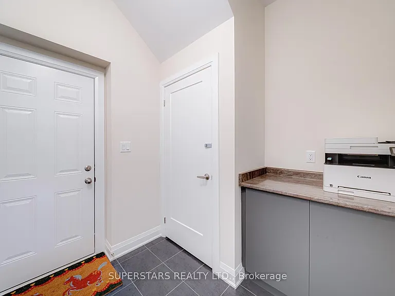 33 John Dallimore Dr — Photo 14