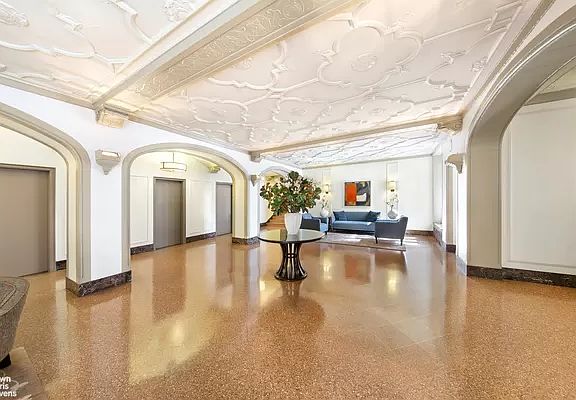 5th image of 333 E 53rd St APT 8-A