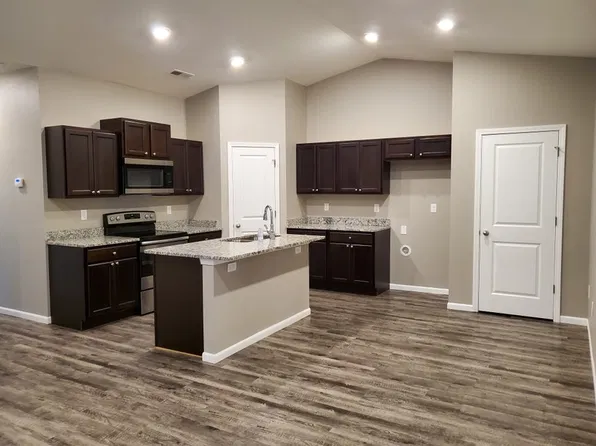 414 S Longbranch Dr, Maize, KS 67101