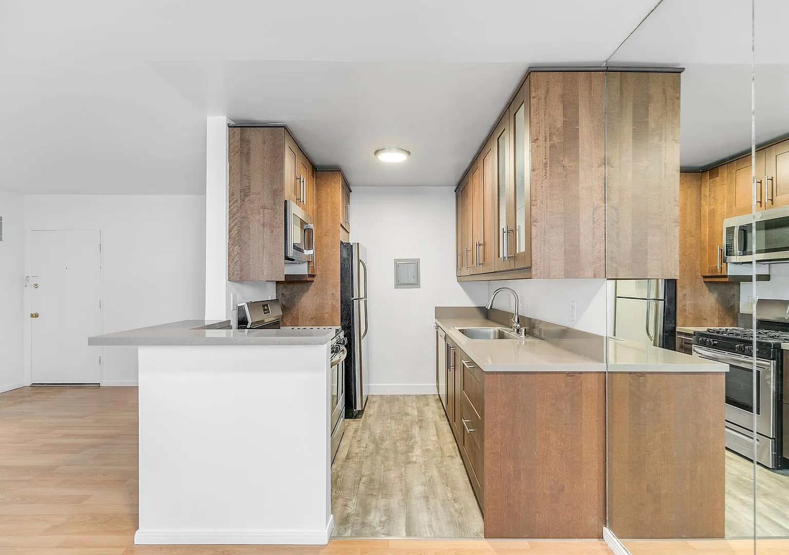 1812 Westholme Avenue — Photo 4