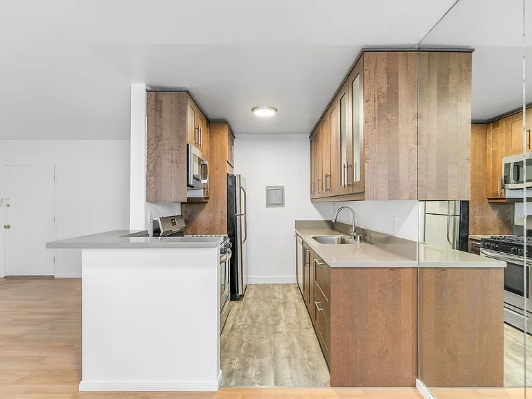 1812 Westholme Avenue — Photo 4