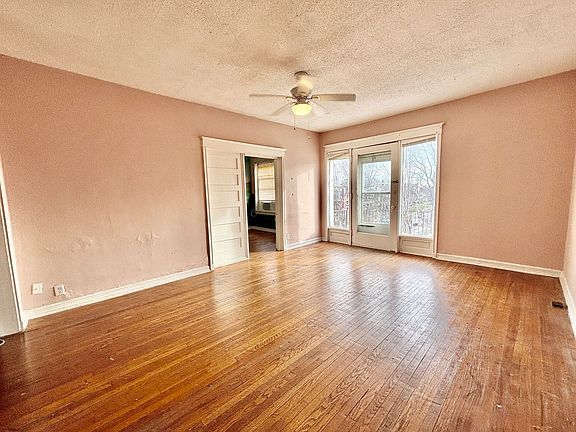 3rd image of 112 E 43rd St #118-5E