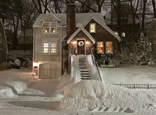 37 Daniel St, Newton, MA 02459