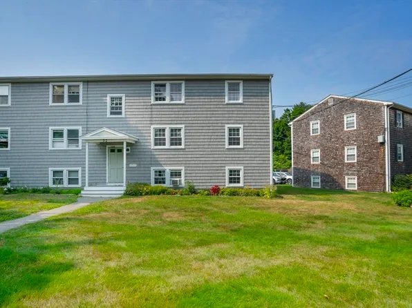 22 Beacon Ave APT 2, Newburyport, MA 01950