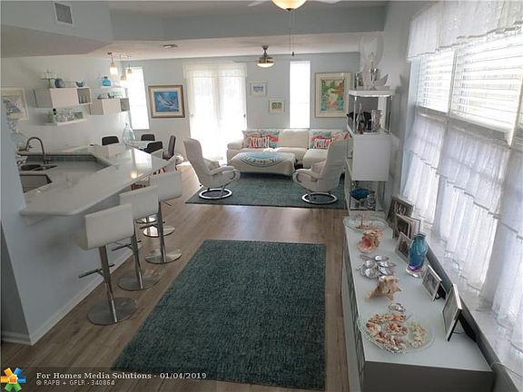 3rd image of 2002 Oceanwalk Ter APT 200