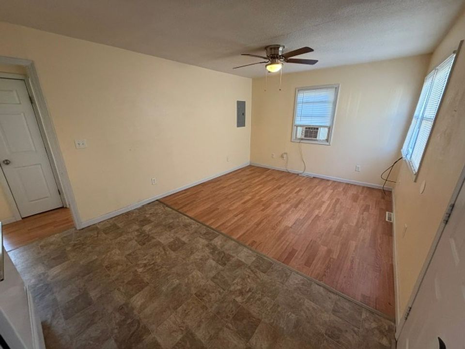 1st image of 103 Saratoga St APT 1