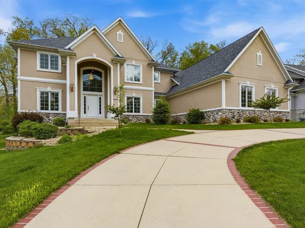 4402 Oak Leaf Ct NE, Cedar Rapids, IA 52411