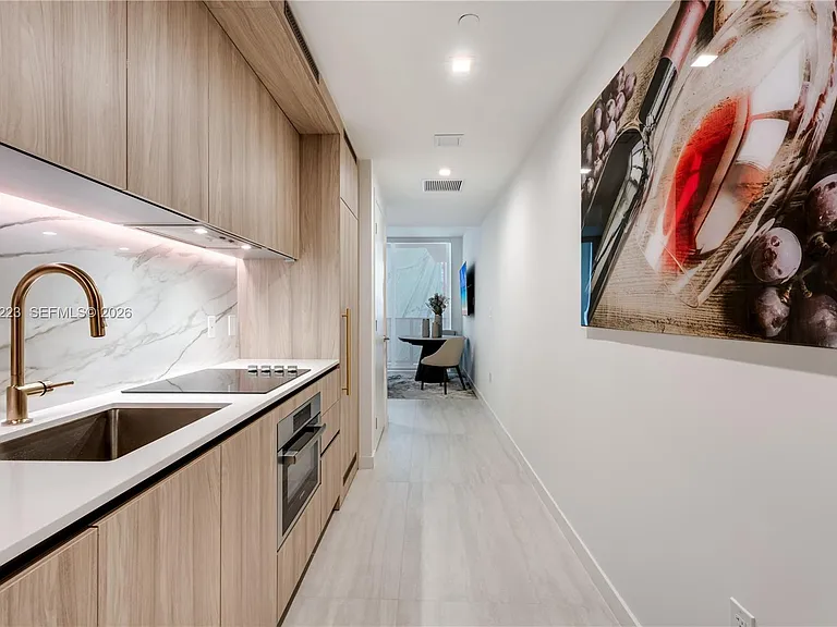 77 SE 5th St #3605 — Photo 12