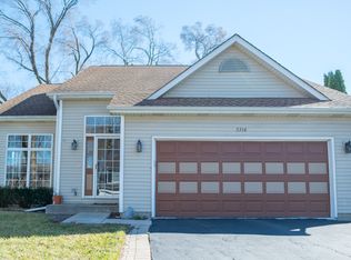 5316 Greenview Rd, Oakwood Hills, IL 60013