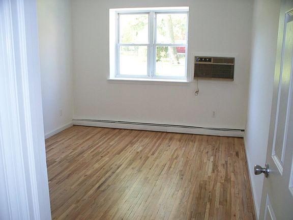 3rd image of 10 Bay  Terrace #G