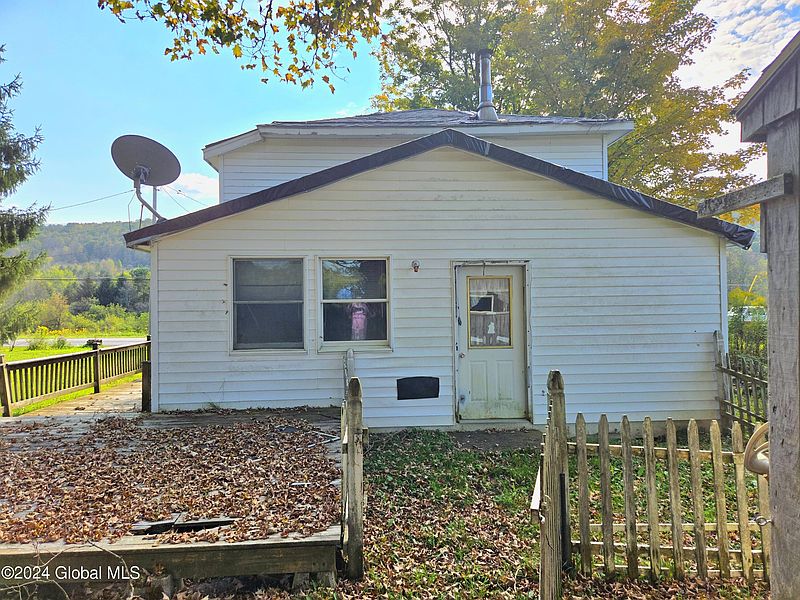 4th image of 454 County Route 16