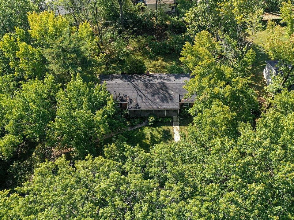 1st image of 24 Beaver Dr