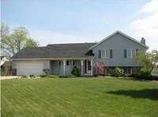 8674 Astro Dr, Jenison, MI 49428