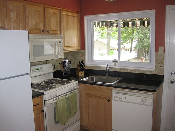 3rd image of 1009 Trelane Ave