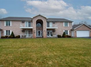 921 Auburn Hills Dr #4, Youngstown, OH 44512