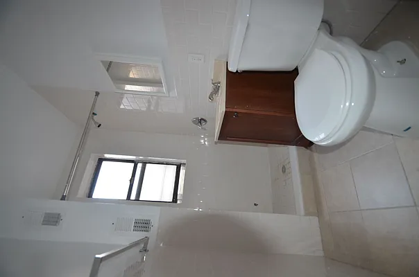 Rented by CITY SKYLINE REALTY INC | media 6