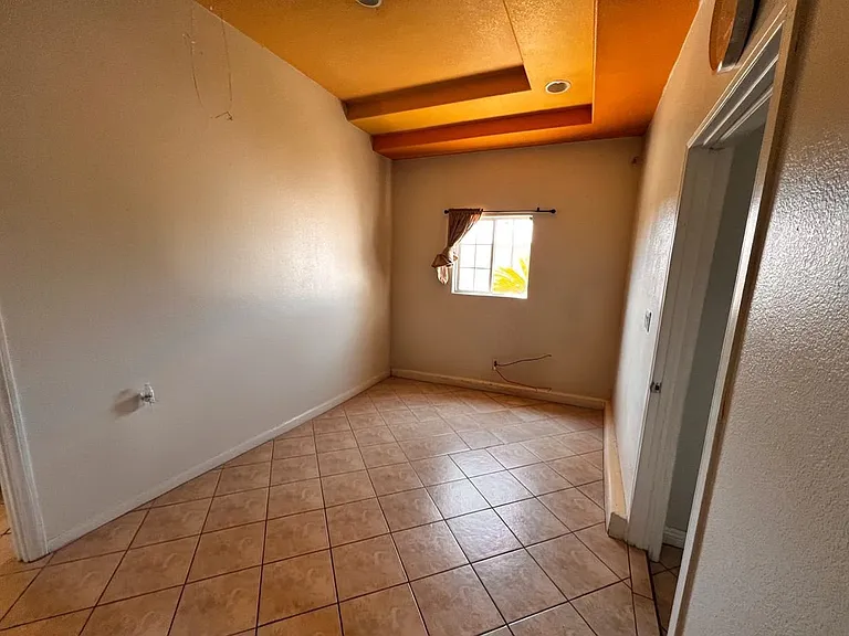 19549 Casmalia St #19549 — Photo 6