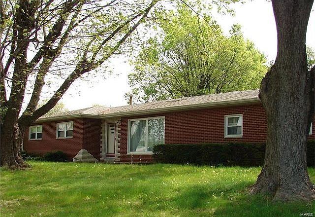 1st image of 140 Hampton Dr