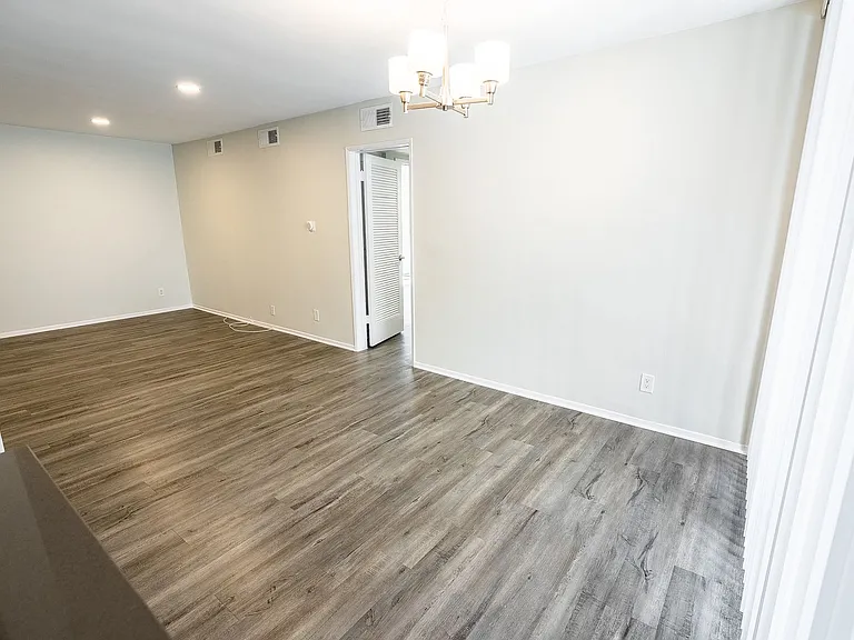 115 North Wetherly Drive — Photo 7