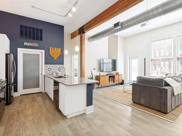 2502 Live Oak St APT 104, Dallas, TX 75204