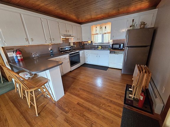 4th image of 54 Slocum St
